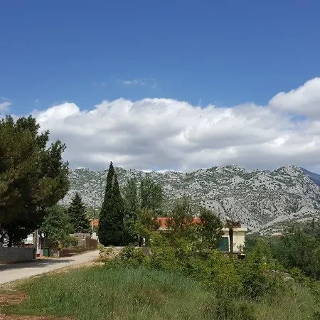 Lesinger 3* Stari Grad (Hvar)